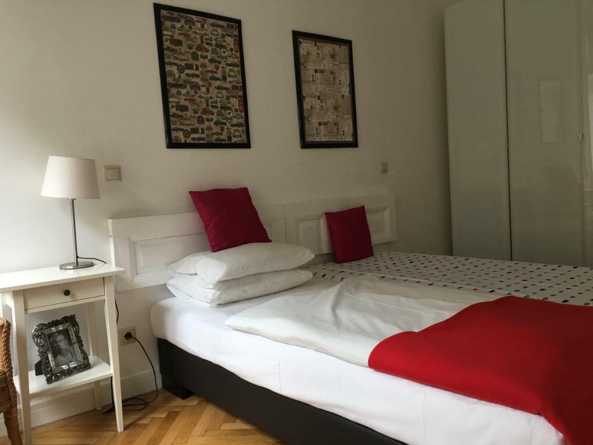 Urban Haven - 3 Beds, 3 Baths, Free Parking, Near Central Market Budapest Luaran gambar